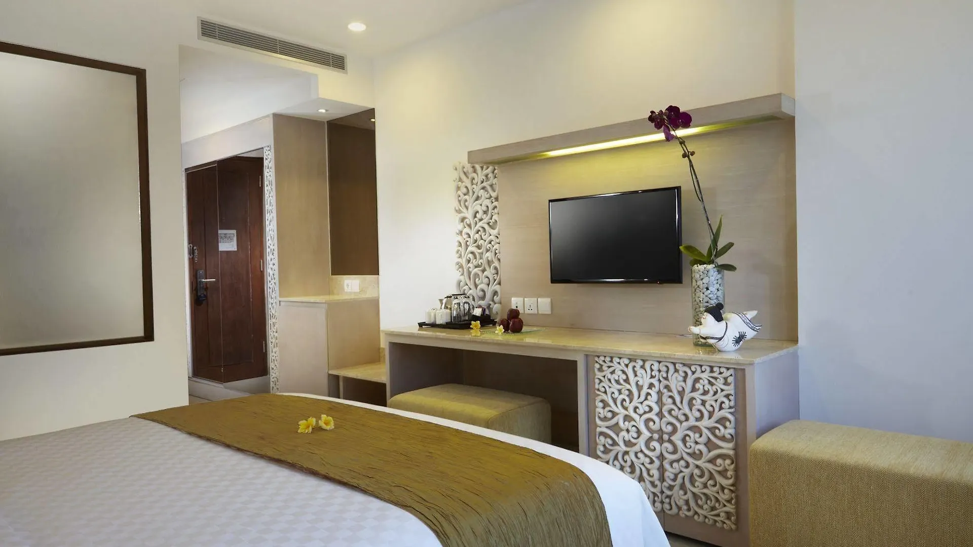 Kuta Angel Hotel - Luxurious Living