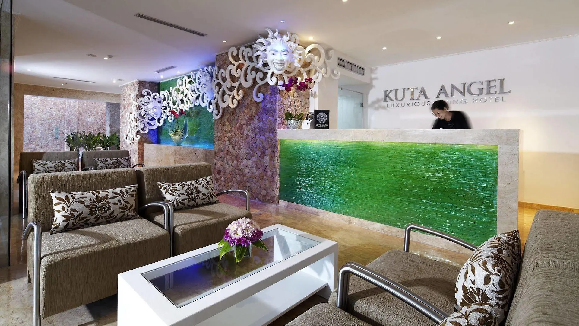 Kuta Angel Hotel - Luxurious Living